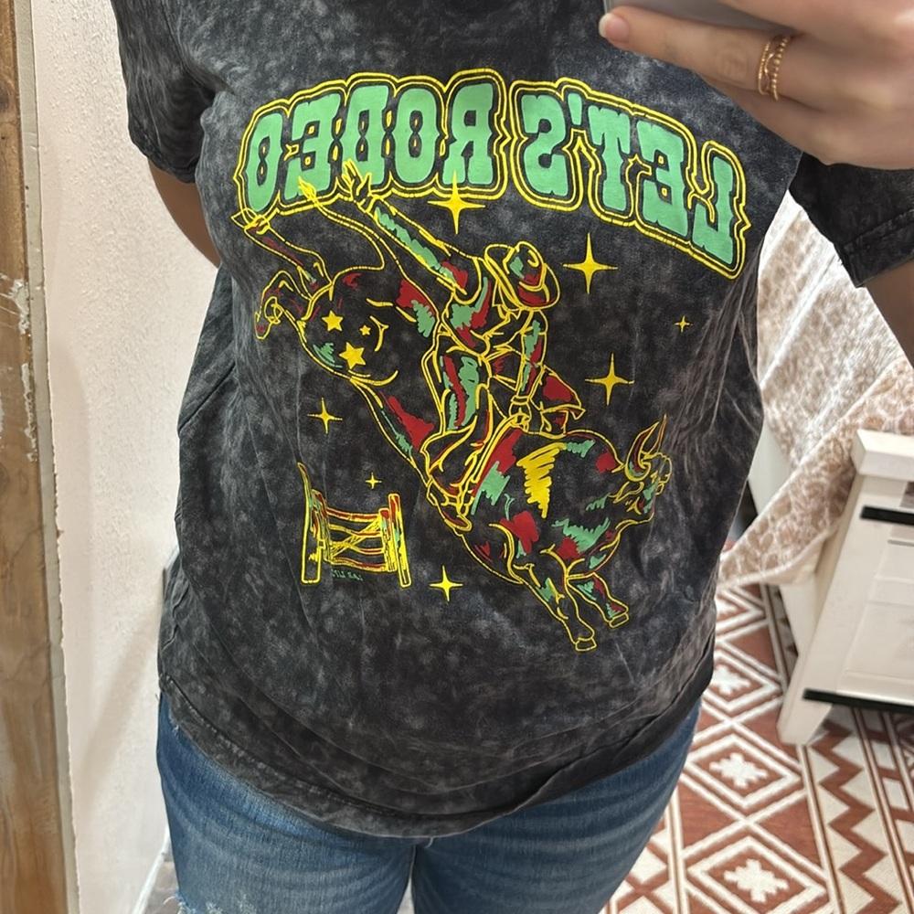 Let’s Rodeo graphic tee - Picture 2 of 3